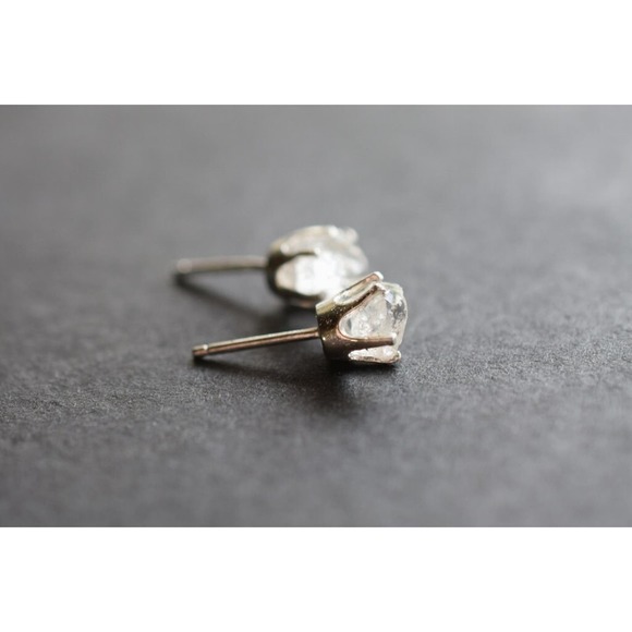 Sterling silver stud earrings, alternative diamond, uncut natural gemstones - Picture 2 of 4
